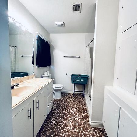 Cozy Private Bed & Bath Near Medical Center, Galleria And Dt Хьюстон Экстерьер фото