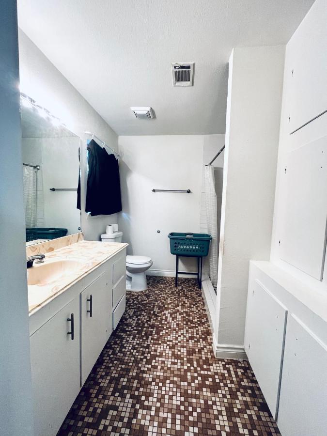 Cozy Private Bed & Bath Near Medical Center, Galleria And Dt Хьюстон Экстерьер фото